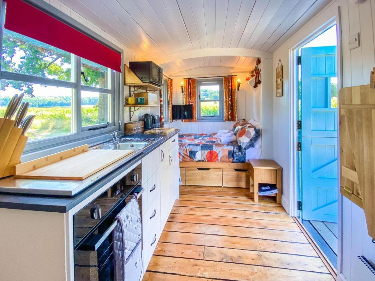 The Hideaway Hut - 1 Bed Shepherds Hut - Χέρεφορντ Εξωτερικό φωτογραφία