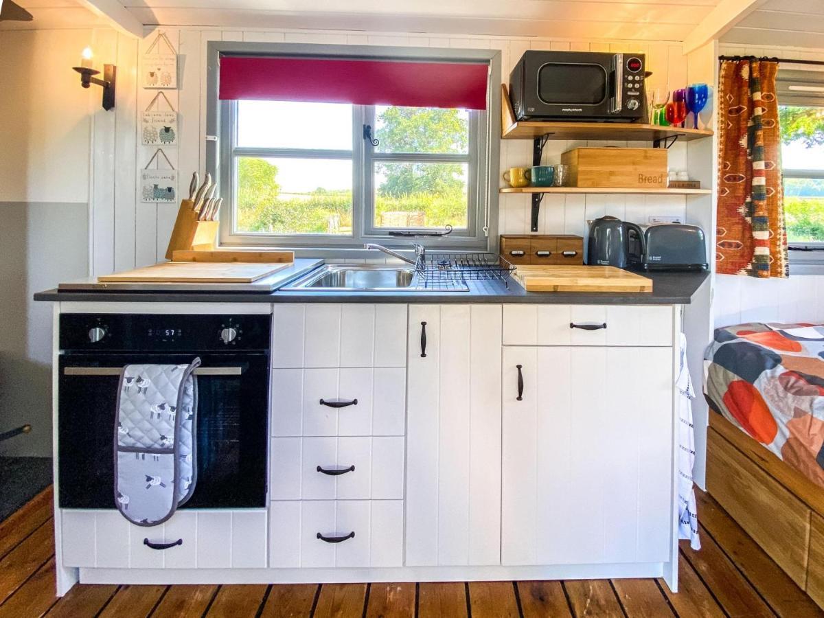 The Hideaway Hut - 1 Bed Shepherds Hut - Χέρεφορντ Εξωτερικό φωτογραφία