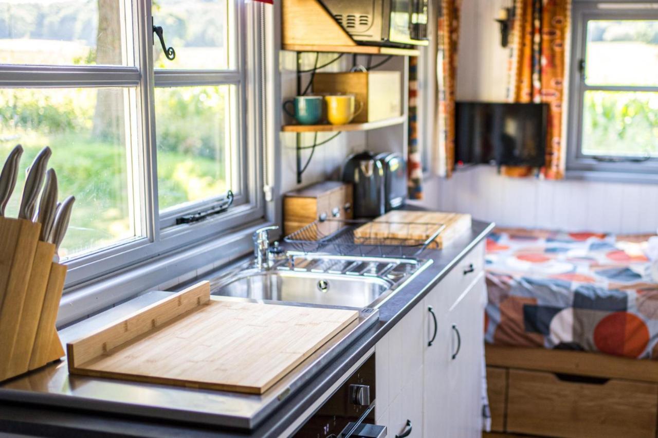 The Hideaway Hut - 1 Bed Shepherds Hut - Χέρεφορντ Εξωτερικό φωτογραφία