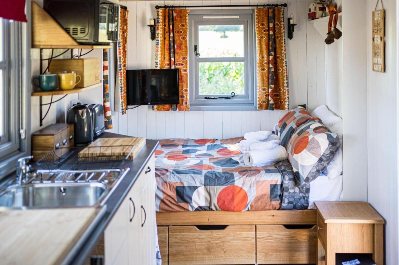The Hideaway Hut - 1 Bed Shepherds Hut - Χέρεφορντ Εξωτερικό φωτογραφία