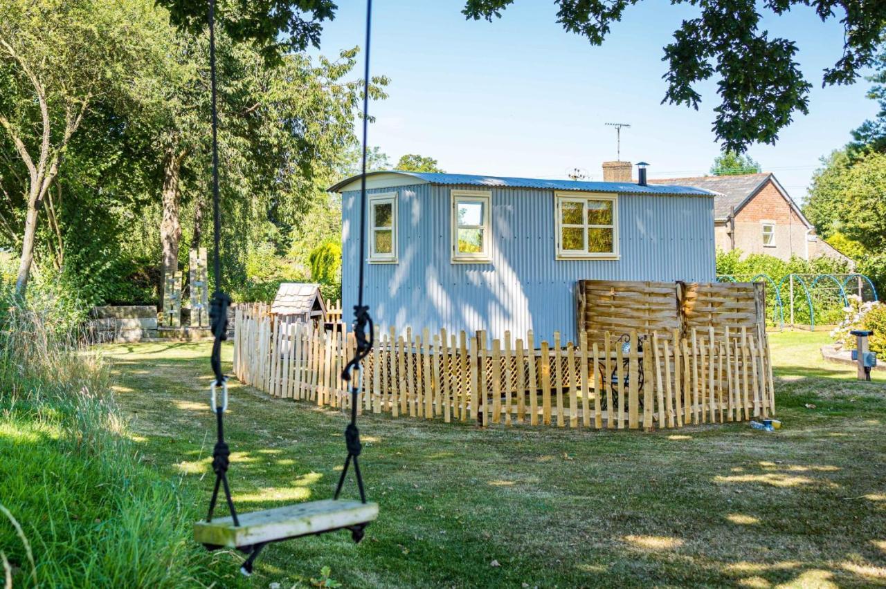 The Hideaway Hut - 1 Bed Shepherds Hut - Χέρεφορντ Εξωτερικό φωτογραφία